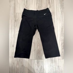 🌭 3 for $20 SALE - Nike Dri-FIT Capris